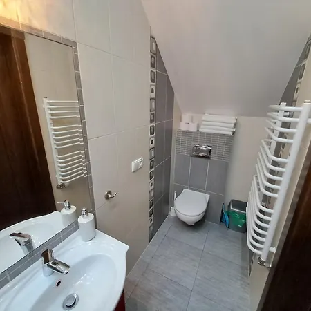 Na Zboczu 3*