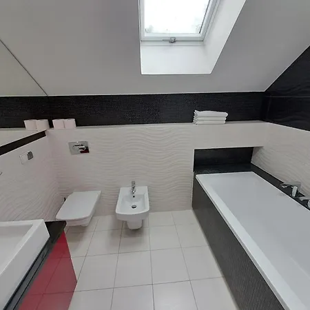 Na Zboczu 흐미엘노