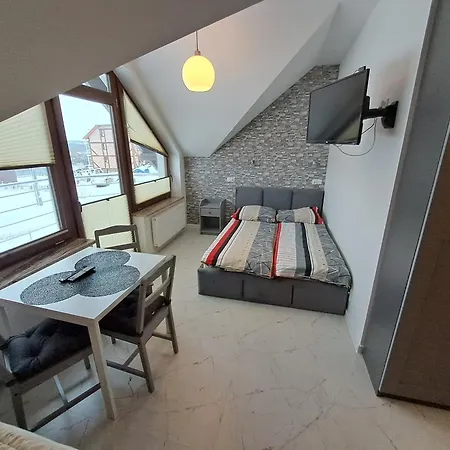 Na Zboczu 게스트하우스 흐미엘노