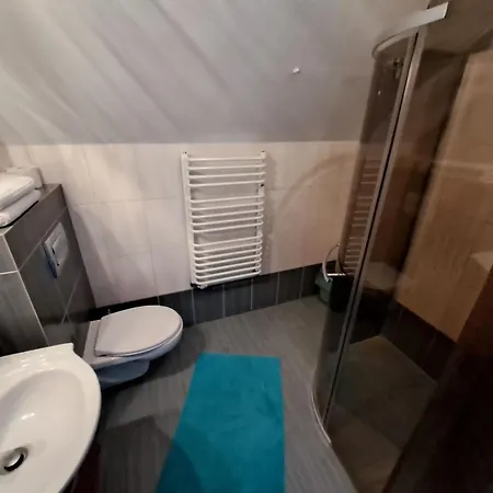 Na Zboczu 게스트하우스 흐미엘노